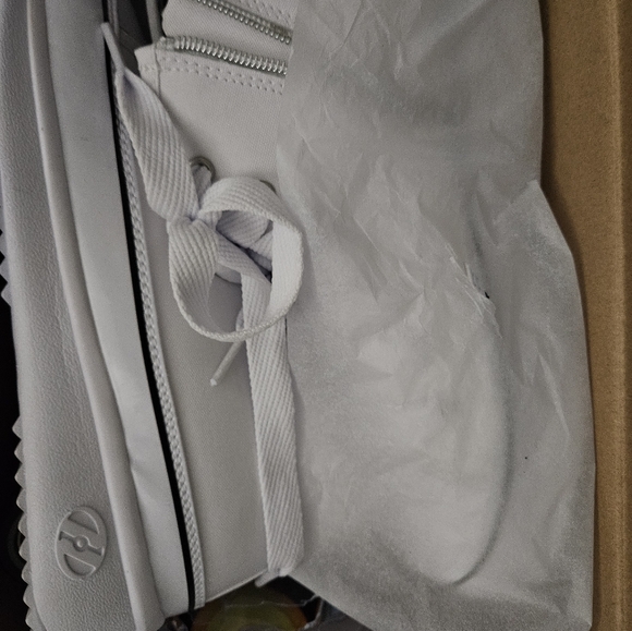 HEELYS Women's 7 Big Kids 6 Veloz White heeled Heel Shoe - Picture 3 of 9